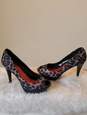 Moda Spana Leopard Print Mesh Peep-Toe Heels - Black and Tan